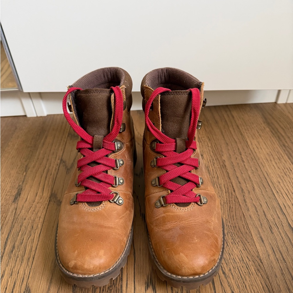 Timberland Leather Boots with Red Laces